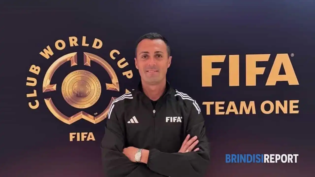 Image from BrindisiReport.it: Mondiali per club, il brindisino Di Bello unico arbitro italiano in Am...