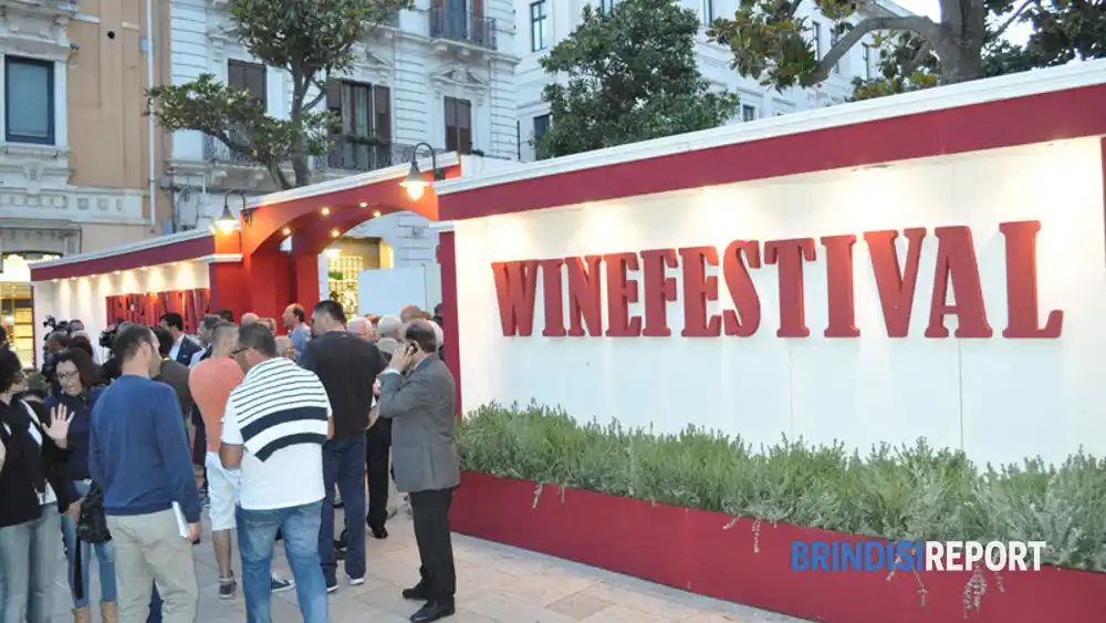 Image from BrindisiReport.it: Niente “wine festival” a luglio. Marchionna: “Ipotesi Festa dell'uva a...