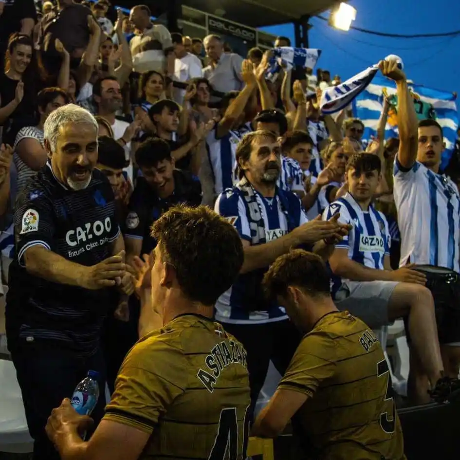 Image from Real Sociedad: ⚽️Sanse-AD Merida (igandea, 17:00) 📲 Eskatu zure sarrerak 👉 https:/...