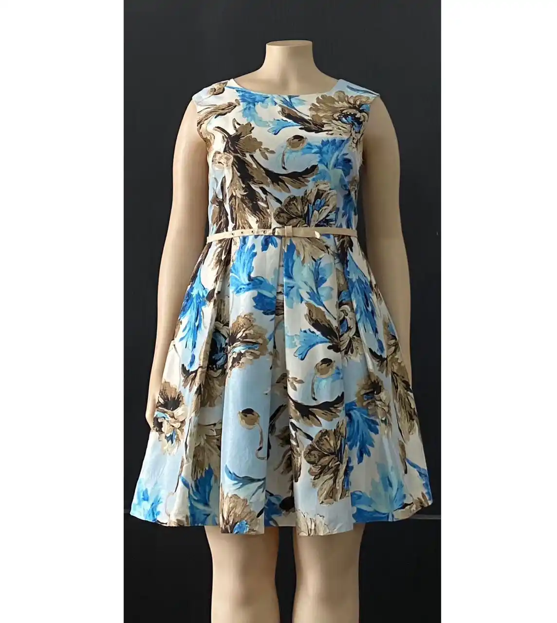 Image from iMalaika fashion: Uk Size: 18 Brand: DANNY & NICOLE Price: 85,000/-...