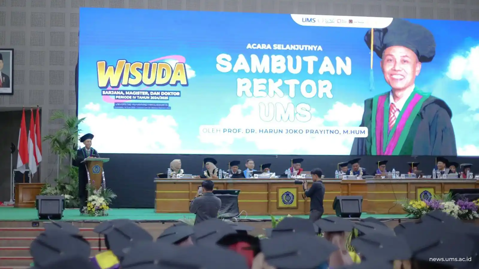 Image from Universitas Muhammadiyah Surakarta (UMS): Wisuda UMS, Rektor: Ilmu Bukan Hanya Gelar, Tapi Tanggung Jawab Sosial...