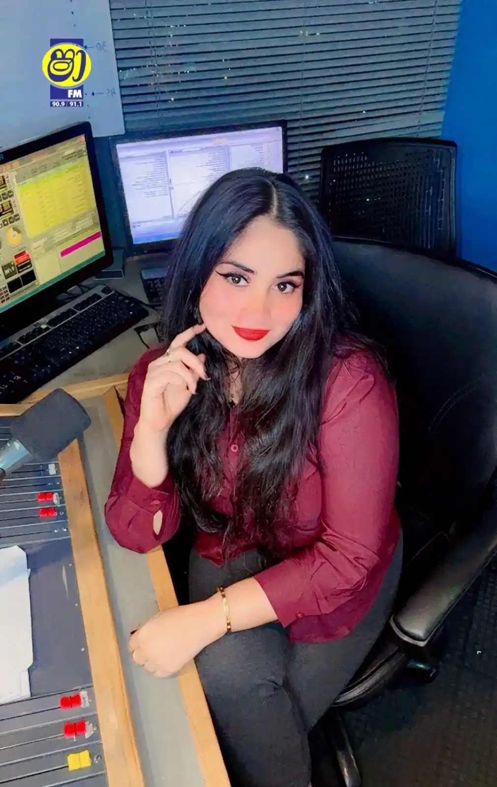 Image from SHAA FM: අපිත් එක්ක ඔබ ආවොත් හිනා වෙනවා හැමදාමත් 😉 මේ කියන්නේ ඇත්තයි මල්ලී මේ ...