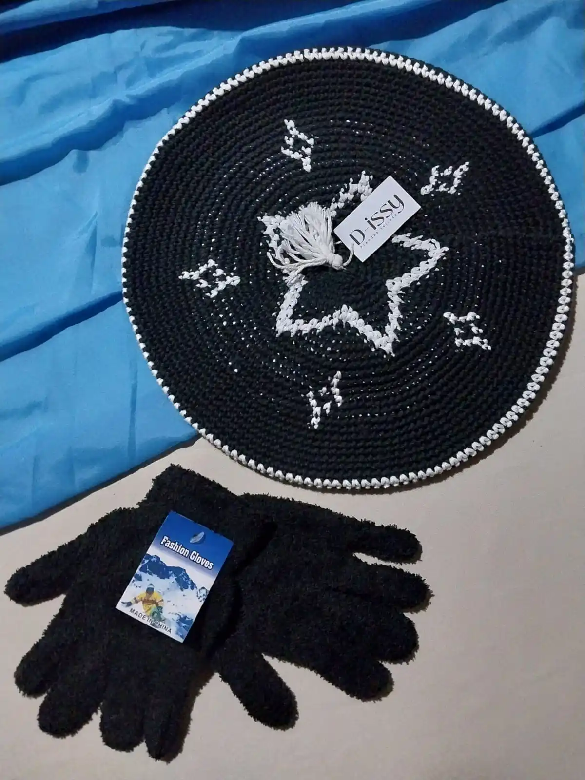 Image from D-issy 🧶: Boina de hilo tejida + guantes peluditos ✨️🤍 $10.500...