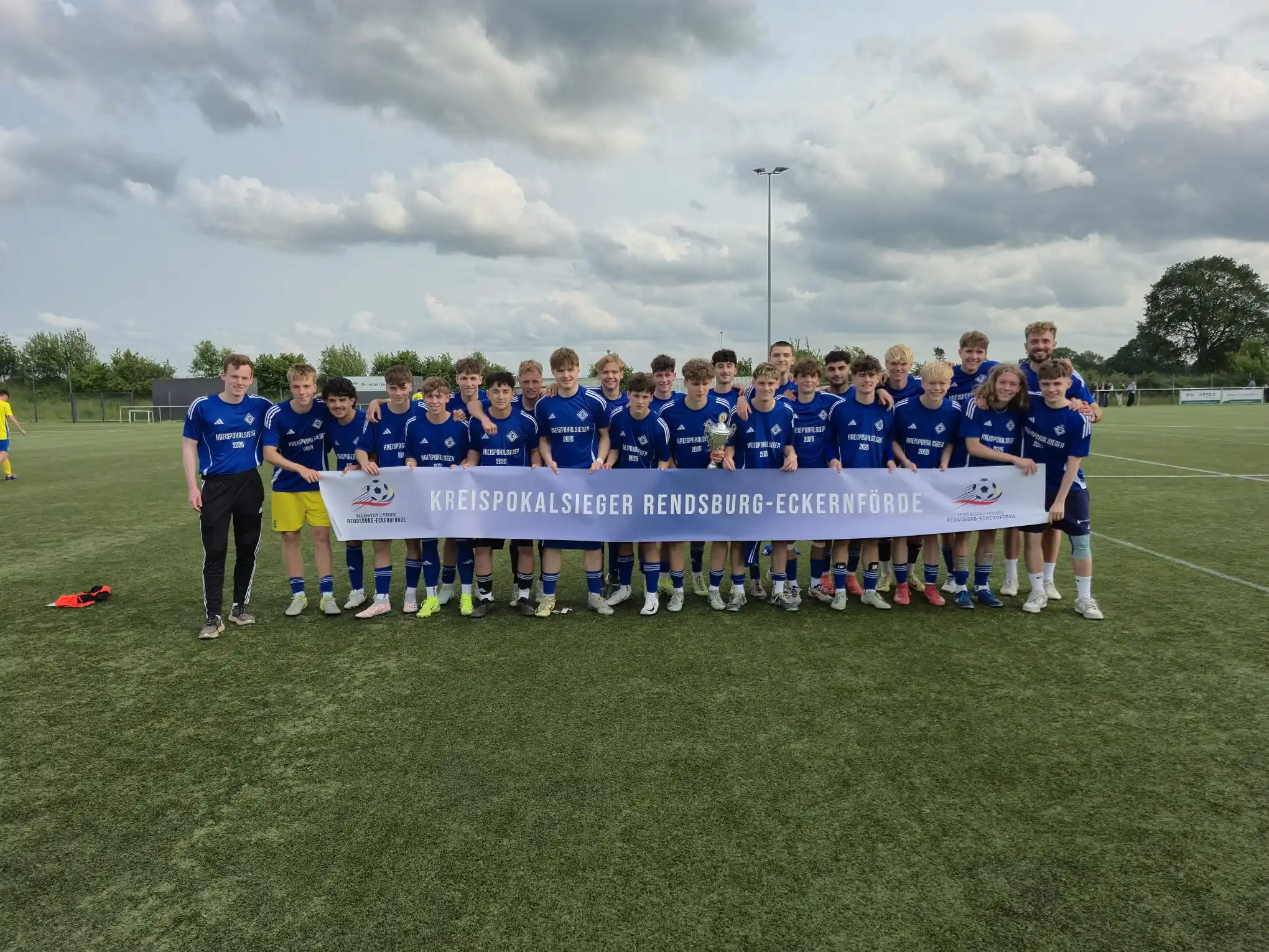 Image from Kreisfußballverband Rendsburg-Eckernförde: Der Osterrönfelder TSV ist Kreispokalsieger 2025 bei den A-Junioren. H...