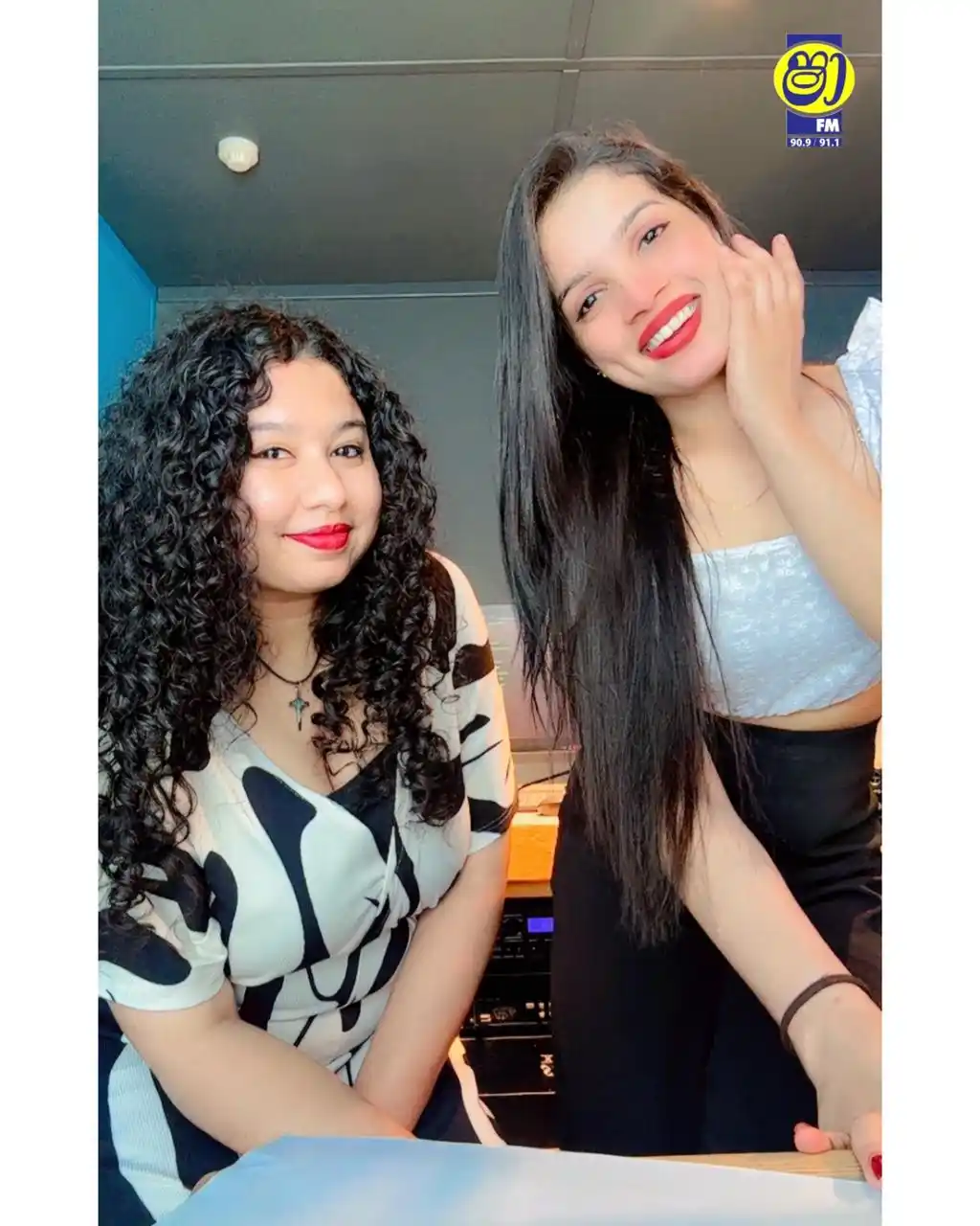 Image from SHAA FM: Good morning ළමයි👩🦱👩🦰 දන්සැල් වලට ගියේ නැද්ද ඉතින් 🤭 ආ.... කමක්...