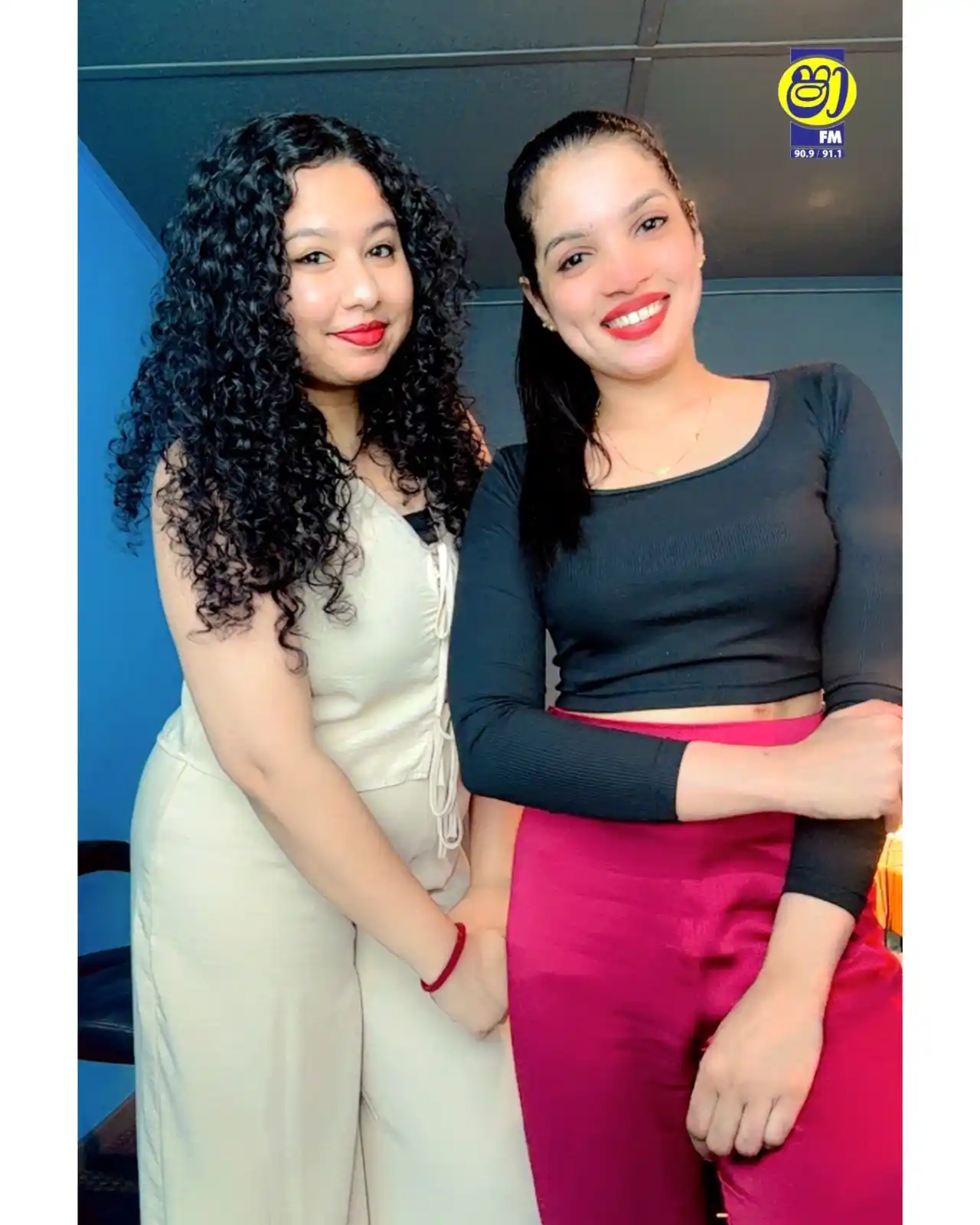 Image from SHAA FM: Good morning ළමයි👩🦱👩🦰 ලයිට් ඕෆ් කරන්න කියලා අද අම්මාගෙන් / වයිෆ්...
