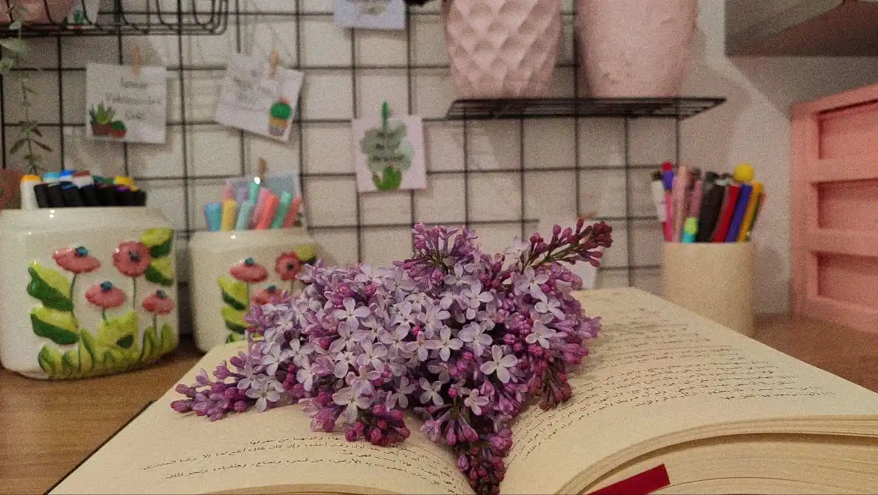 Image from ᴀşᴋɪ ɪ̇ꜱʟᴀᴍ: _"Günler, saatler olarak sunulur. Saatler de, nefesler olarak sunulur....