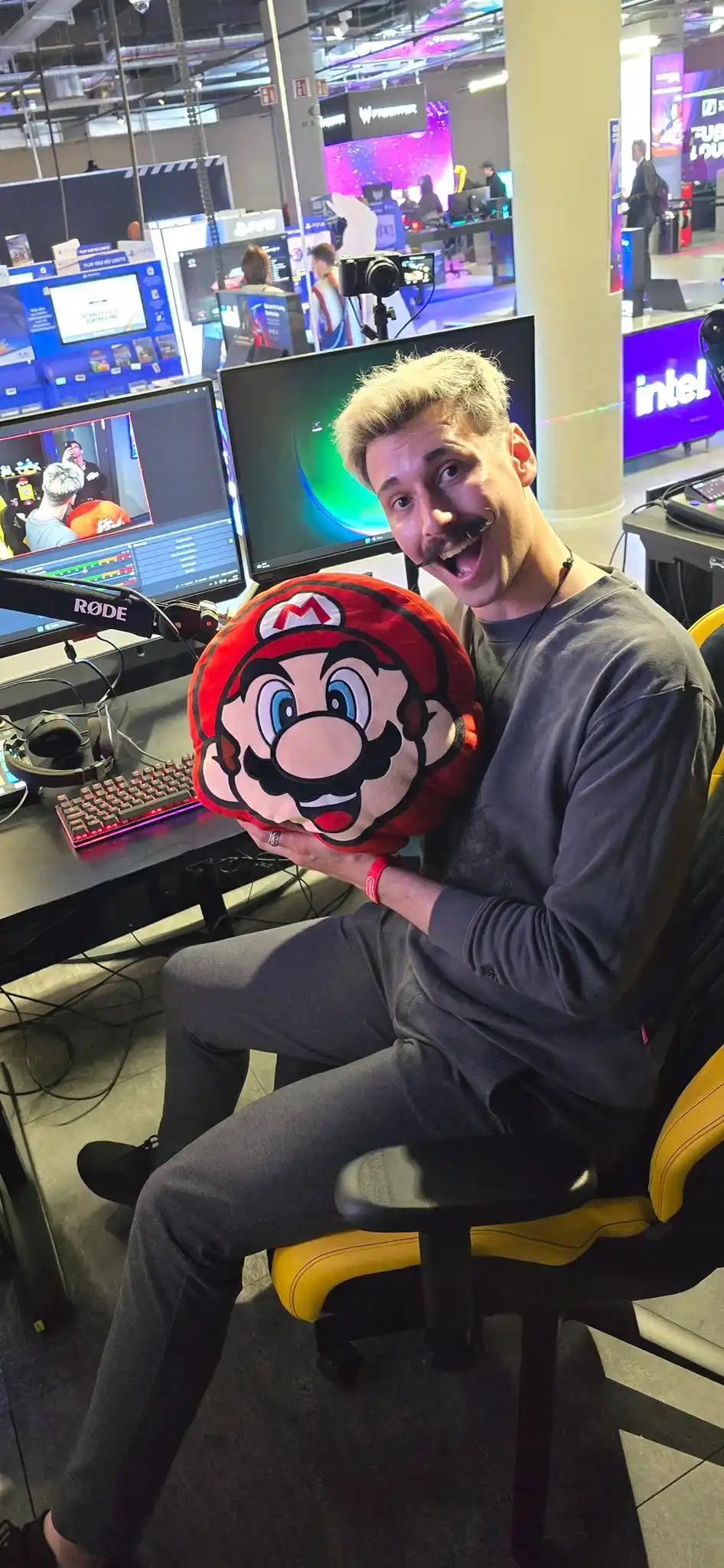 Image from keinpart2: Ich bin Live im Xperion Berlin! 😱 Wir feiern den Nintendo Switch 2 Re...