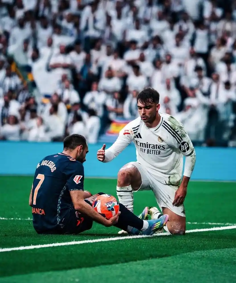 Image from Los Blancos Live : 🚨 JUST IN: Raul Asencio will indeed renew until 2031. His salary will...