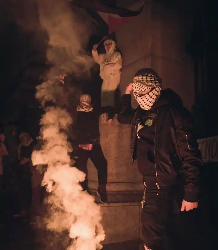 Image from ᴀşᴋɪ ɪ̇ꜱʟᴀᴍ: *Ölümsüzlük düşüyle çıktığım bu uzun yolda,* *Bir sela ile uyandım can...