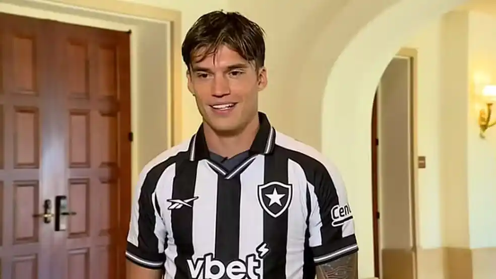 Image from ge.globo | Botafogo: *Reforço do Botafogo, Joaquín Correa se arrisca no português e explica...