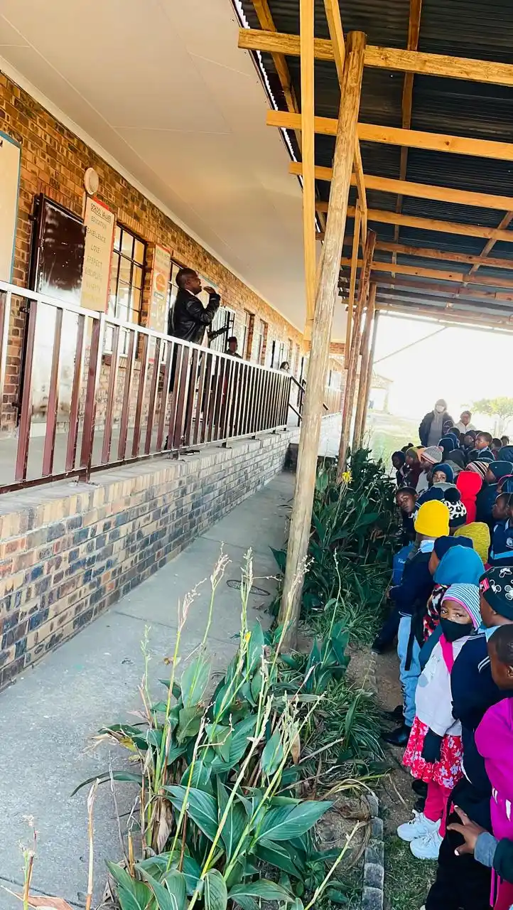 Image from Engelsedraai Combined School: Sanibonani Batali, ngicela kutsatsa lelitfuba ngitibongele. Nenta kah...