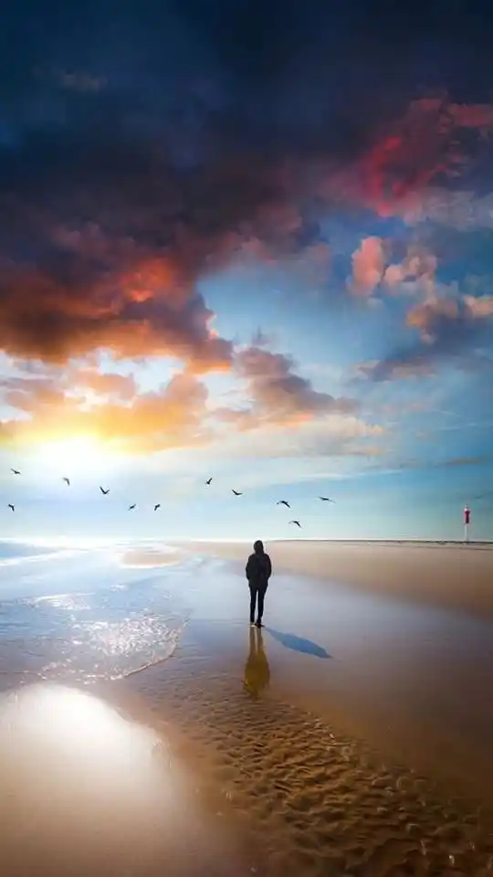 Image from كلمات وخواطر جميله: "تكتمل حياتنا بأشياء وتنقص بأخرى ، ليست مسألة حظ ، إنما هي أقدار يعطي ...