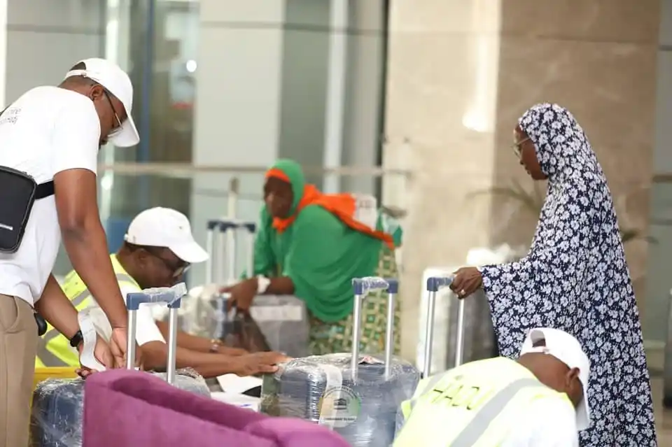 Image from Agence Ivoirienne de Presse: Après le Hadj 2025, les pèlerins ivoiriens amorcent leur retour au pay...