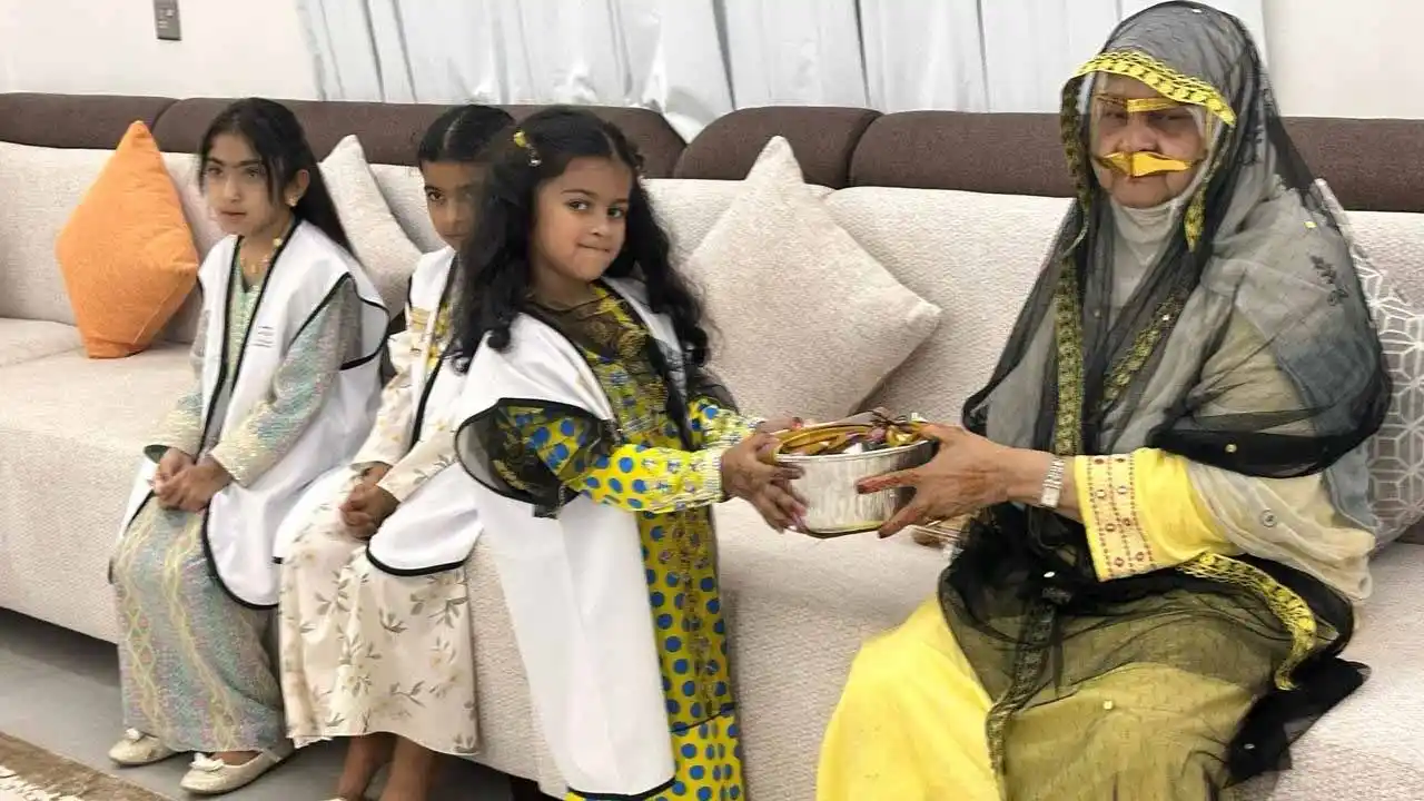 Image from Sharjah24: أطلقت دائرة الخدمات الاجتماعية فرع خورفكان، "قافلة بيوت أول"، تزامناً ...