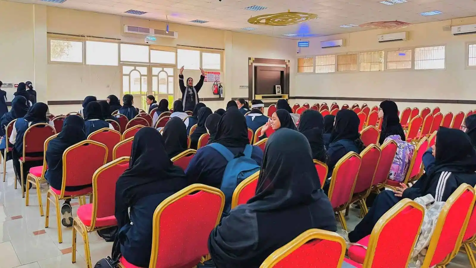 Image from Sharjah24: بهدف دعم الطلبة نفسيًا وأكاديميًا، نظم مجلس أولياء أمور الطلبة والطالب...