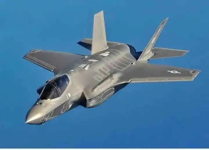 Image from GB NEWS 🌐: بریکنگ.اسرائیل کا ایک اور F-35 لڑاکا طیارہ تباہ پائلٹ کی تلاش جاری۔...