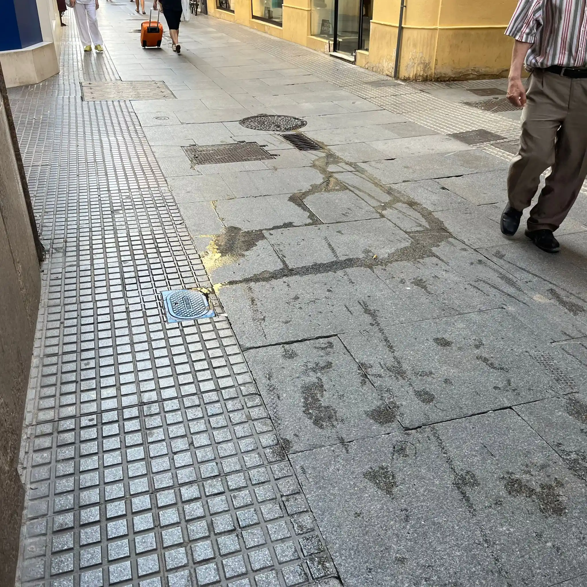 Image from Cádiz Abandonada: 💦 Dieciséis días después y a pesar de las dos denuncias previas, cont...