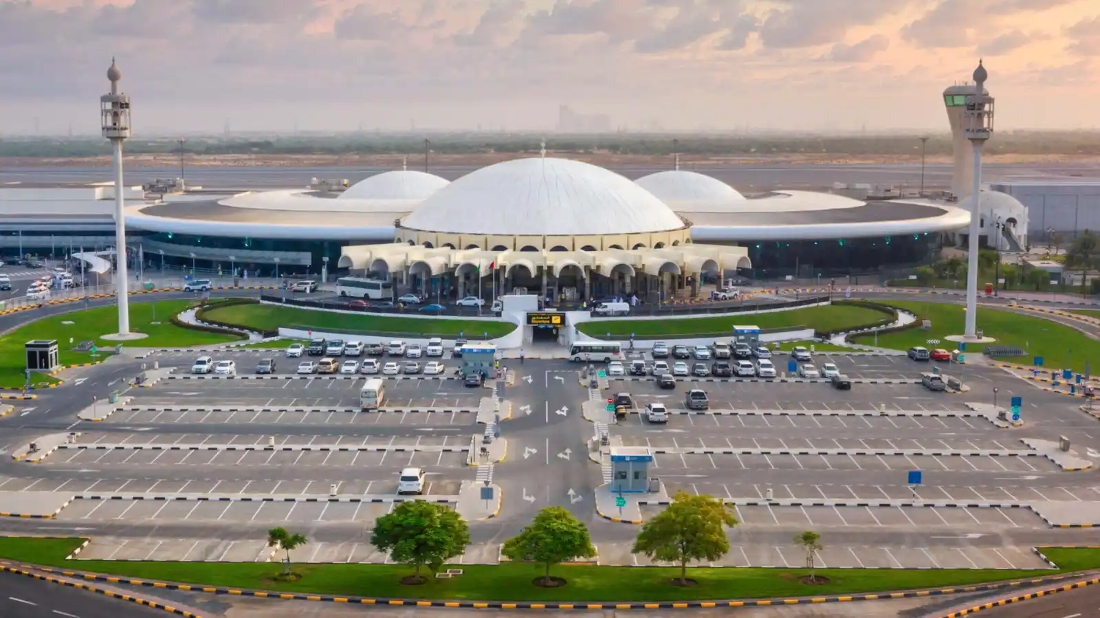 Image from Sharjah24: حثّ مطار الشارقة الدولي جميع المسافرين على متابعة آخر التحديثات المتعل...