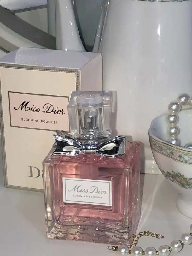 Image from مجمع لانوار 🛍️: Miss Dior Eau de Parfum عطر مس ديور للنساء❤️🔥🥹 العطر النسائي الاك...