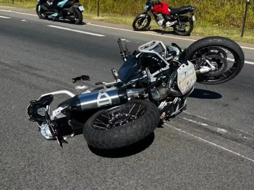 Image from g1 | Campinas e Região: Motociclista morre após colisão com carro na Rodovia Dom Pedro I, em V...