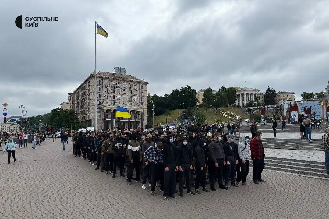 Image from Суспільне Київ: Одночасно з Маршем рівності в центрі Києва пройшла «Хода на захист сім...