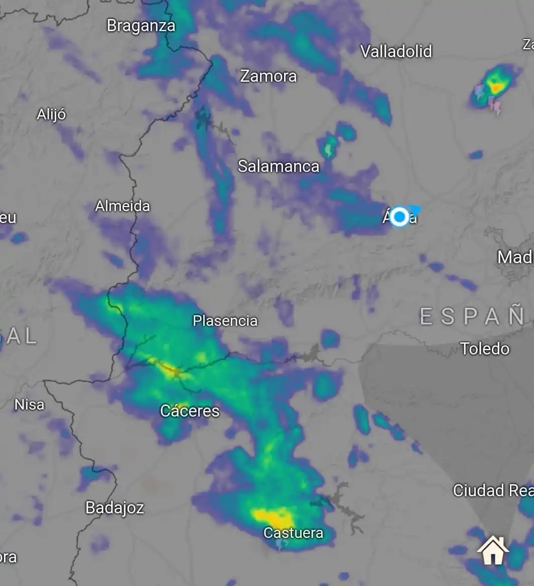 Image from MeteoAvila Canal: ⛈️ Se forman chaparrones / tormentas en la meseta de Castilla y León. ...