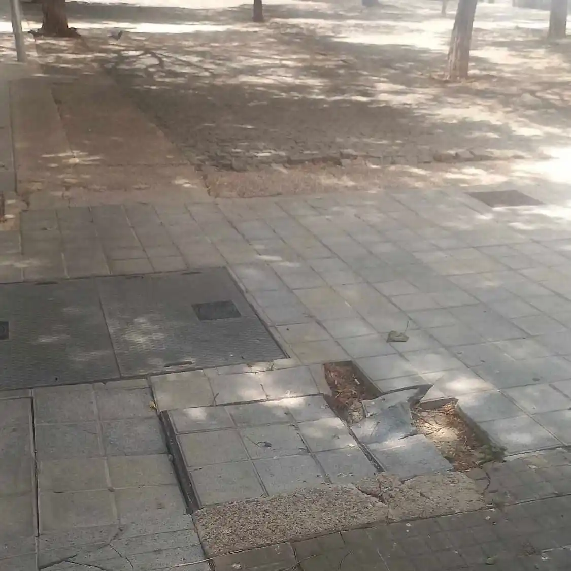 Image from Cádiz Abandonada: 🚧🧱 Una colaboradora denuncia al deplorable estado de mantenimiento q...