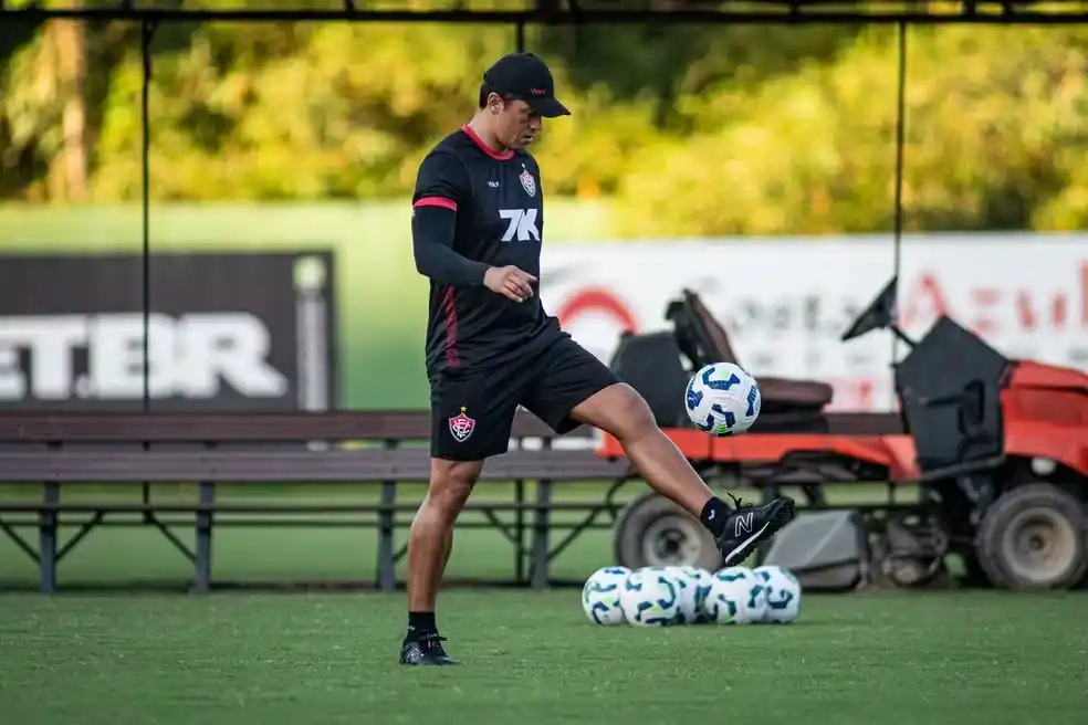 Image from ge.globo | Vitória: *Único a jogar todos os minutos do Vitória na Série A, Halter desfalca...