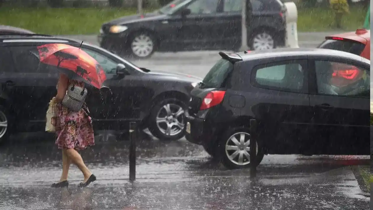 Image from Libertatea: Cod galben de ploi torențiale, vijelii și grindină, dar și de caniculă...