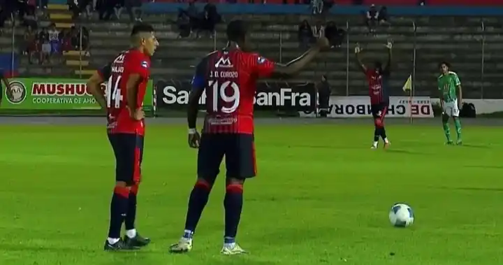 Image from La Prensa Ecuador: ⚽<a class="text-blue-500 hover:underline cursor-pointer" href="/hashta...