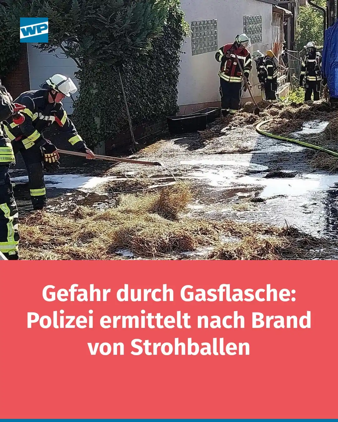 Image from WP Brilon/Winterberg - Westfalenpost: Die Feuerwehr löscht einen Strohballenbrand in Giershagen schnell. Ein...