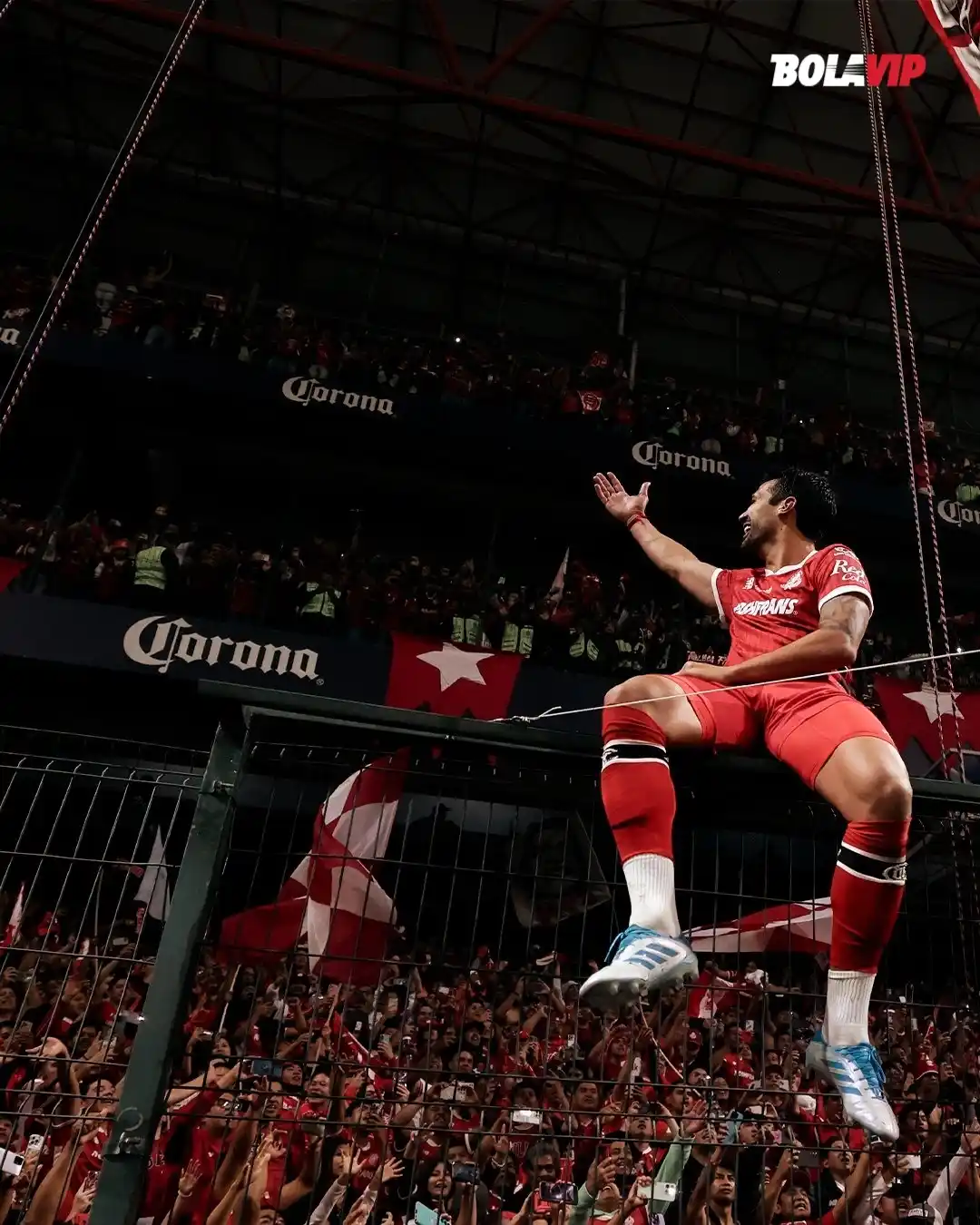 Image from Bolavip | Toluca : El defensa goleador 🔝⚽️ Alma y motor del equipo. Autor de dos goles ...