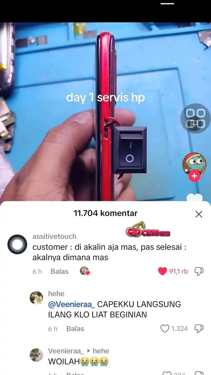 Image from bahan` story: POV : ketika tukang listrik beralih profesi jadi tukang service HP 😭�...