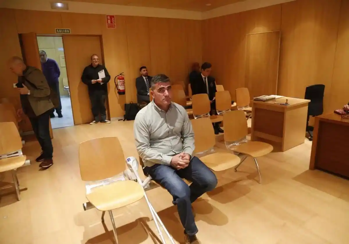 Image from EL COMERCIO: _Sentencia_ *Tres años de cárcel para el conductor del Alsa que colisi...