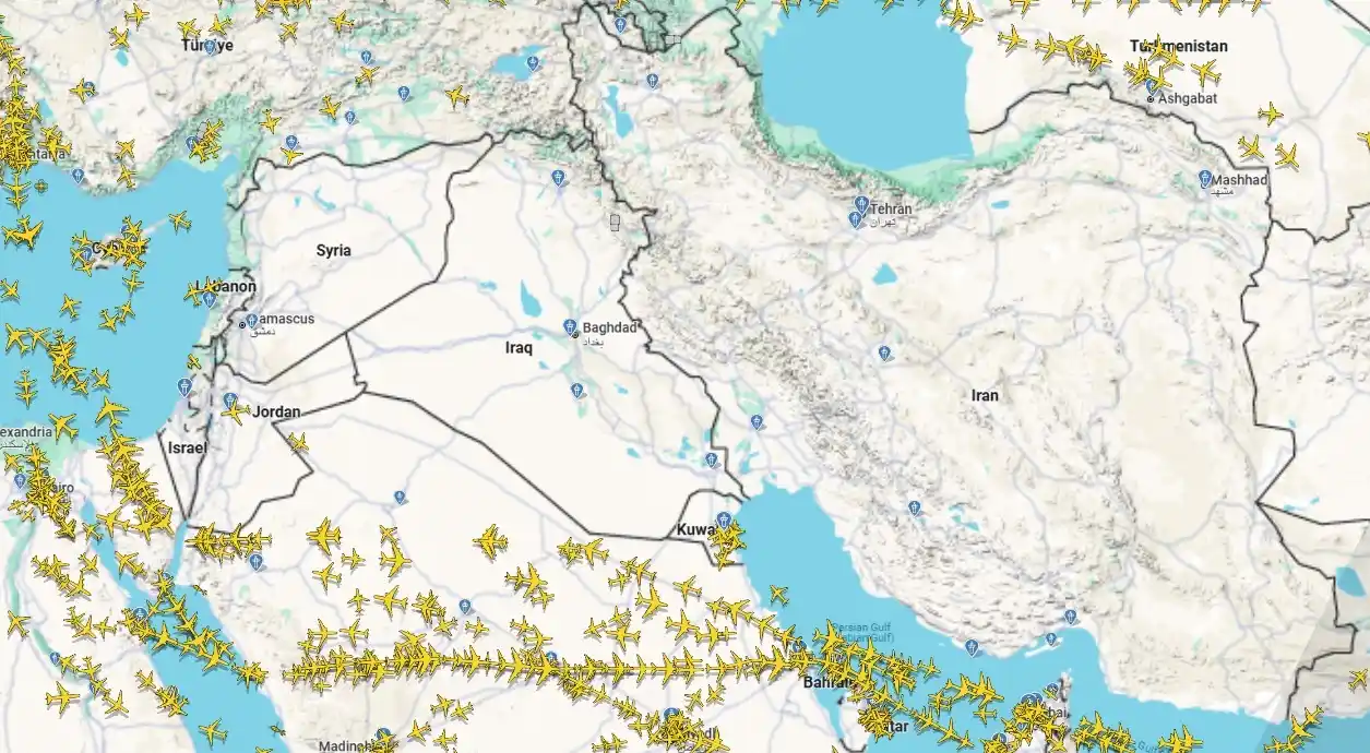 Image from التلفزيون العربي - الأردن : صورة تظهر حالة المجال الجوي في إيران والعراق والأردن وإسرائيل....