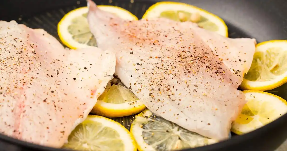 Image from Cocina Fácil: *TRUCO COCINA FÁCIL* 😮💫 ¿Se te pega el pescado a la sartén? ¡Tenemo...