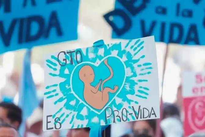 Image from Caminos de Fe: Victoria provida en México: el Congreso del estado de Guanajuato recha...