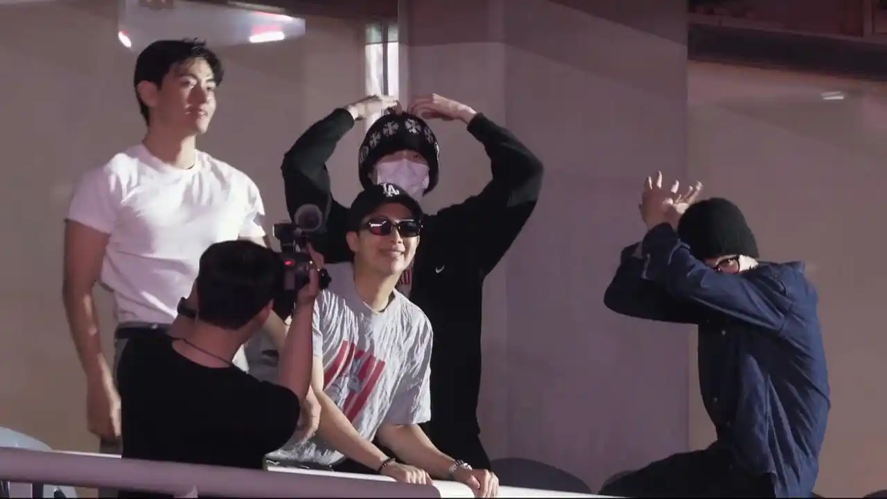 Image from ππ§π¦οΏ€πππ ππ‘οΏ€λ°©νμλ
λ¨ π¦π§πππππ₯π¦ KPOP KOOKMIN JUNGKOOK BLACKPINK STRAYKIDS CUTE JIMIN TXT SEVENTEEN ENHYPEN: * Yoongi, Nam, Jimin & Tae en el concierto de Yoongi π...