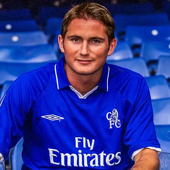 Image from SOCCER WORLD REVIEW: 🚨|🔱 *🔵🏴 24 tahun yang lalu hari ini: Chelsea merekrut ...