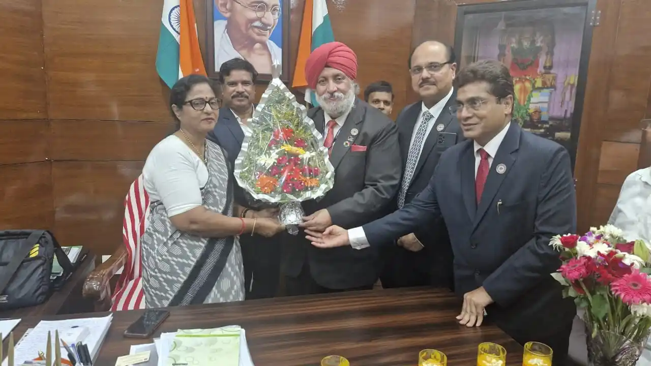 Image from ICAI-The Institute Of Chartered Accountants Of India: CA. Charanjot Singh Nanda, President-ICAI with CCMs met Smt. Surama Pa...