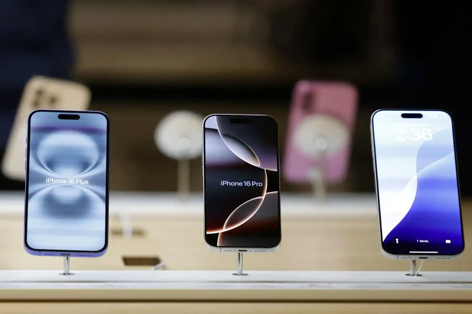 Image from Reuters: Exclusive: Nearly all the iPhones exported by Foxconn from India went ...