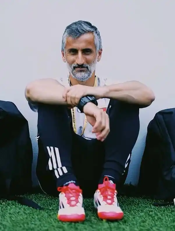 Image from Micky Jnr Channel: Jose Riveiro at the press conference: “Messi is a great player with e...