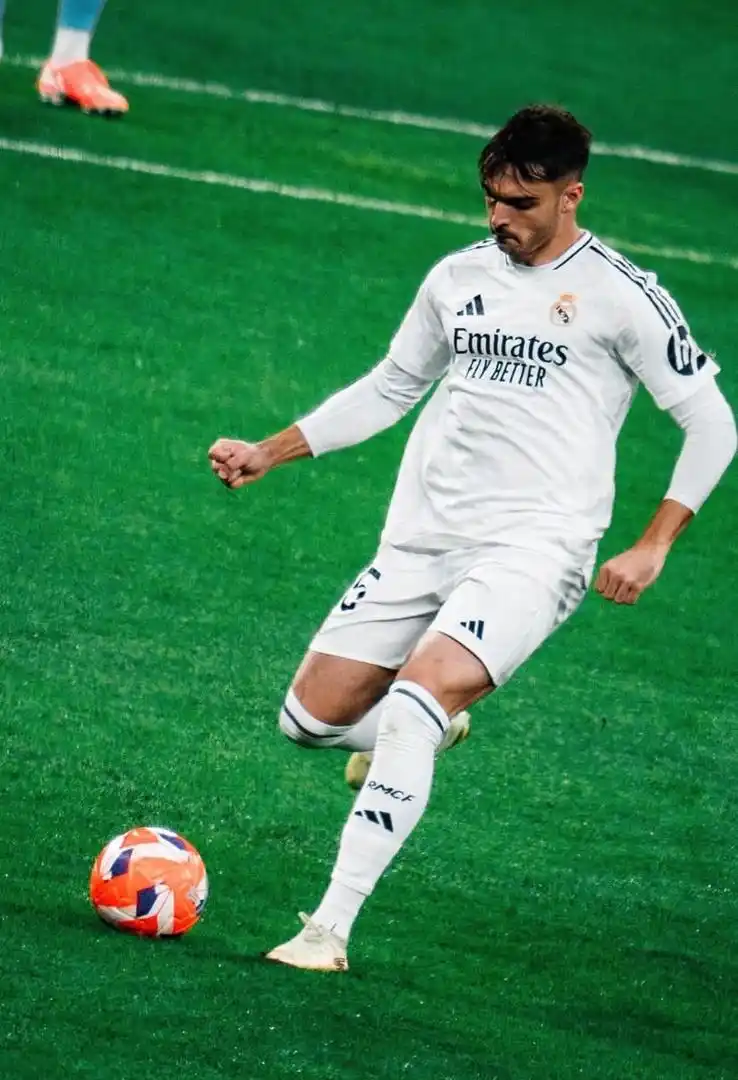 Image from DREX-SPORTS TV⚽️🔥: 🚨 JUST IN: Real Madrid and Raul Asencio have reached an agreement. He...