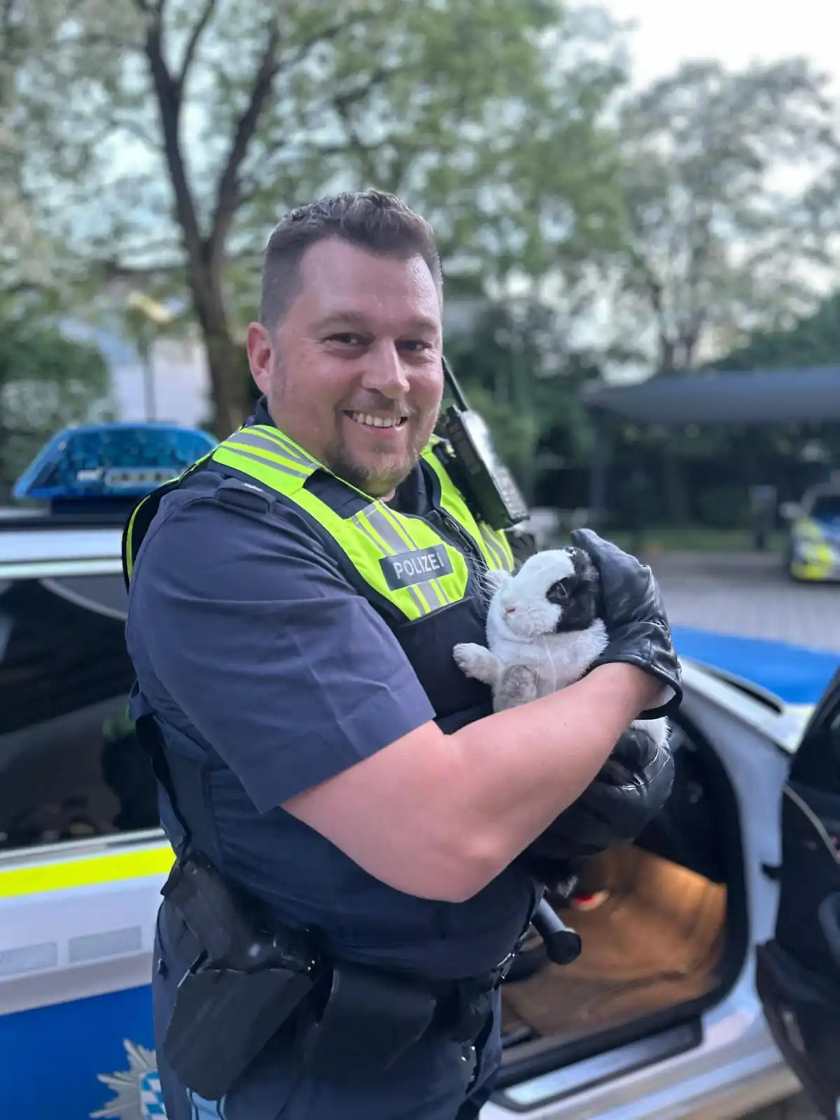 Image from Polizei München: *Kaninchen gefunden*🐰🥕 Gestern Abend meldete ein Zeuge der Polizei ...