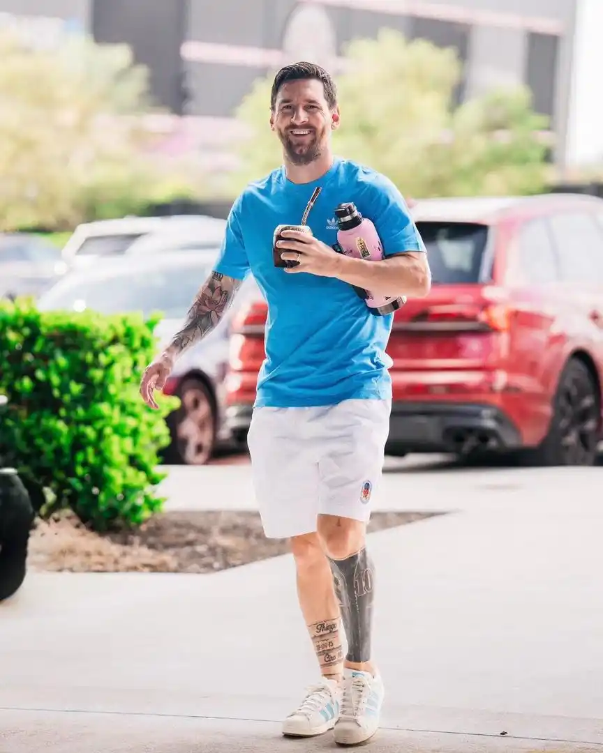 Image from LIVE SOCCER LEAGUE UPDATES 🔥⚽🥅✅: 🧉 Leo Messi arrives at Inter Miami’s training ahead of the FIFA Club ...
