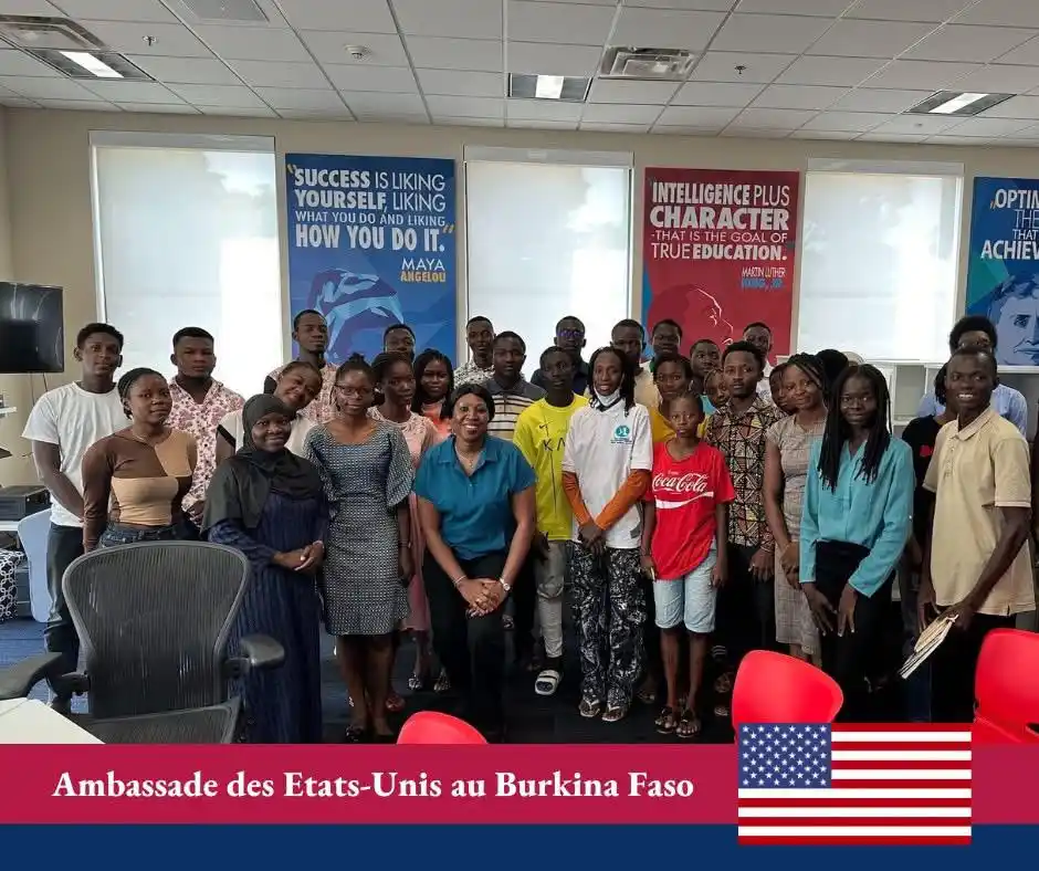Image from Ambassade des Etats-Unis au Burkina Faso: Les questions de santé publique du monde moderne sont à la fois import...