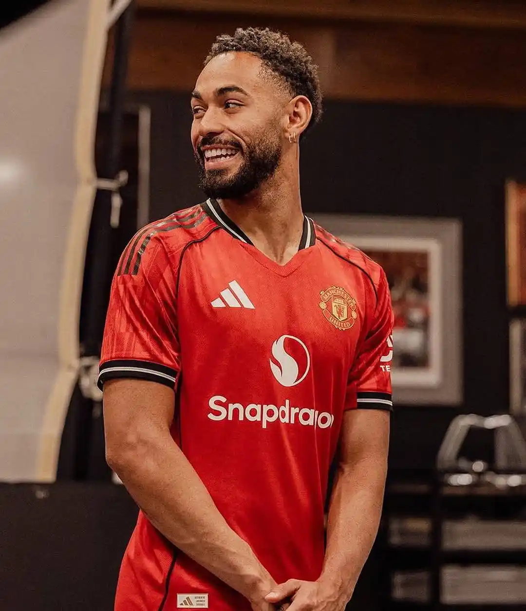 Image from DREX-SPORTS TV⚽️🔥: 🚨✨ Matheus Cunha speaking to MUTV as new Manchester United player 🔴⚫...