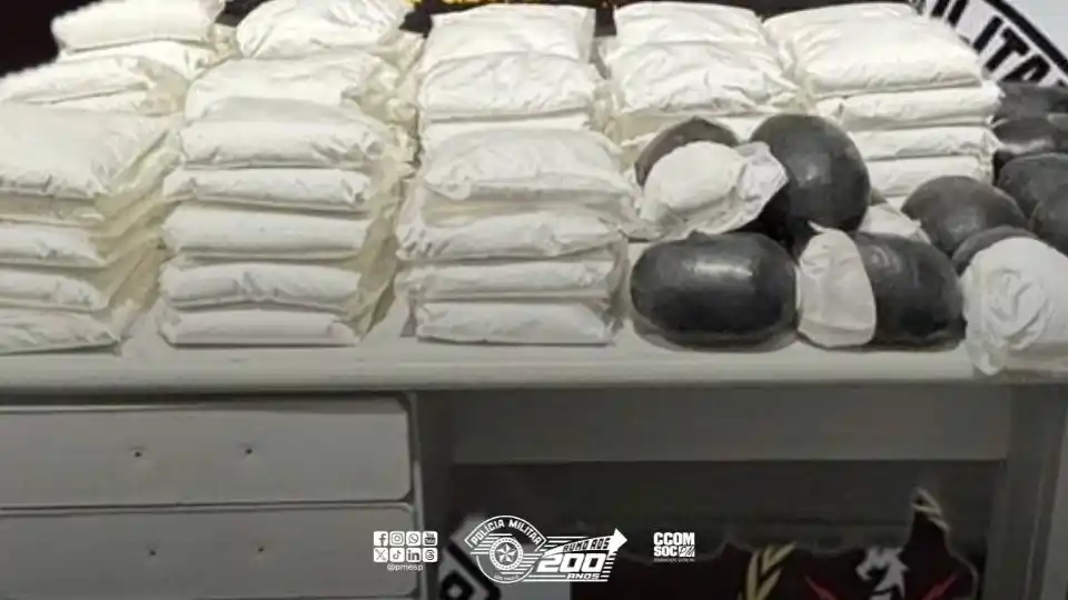 Image from Polícia Militar do Estado de São Paulo: *Polícia Militar apreende 77 kg de pasta base de cocaína em gruta no G...