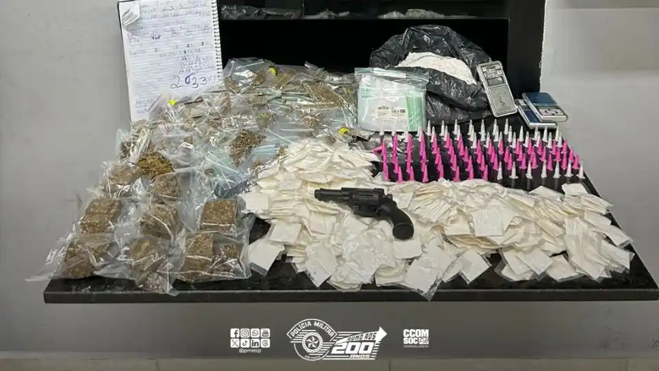 Image from Polícia Militar do Estado de São Paulo: *Polícia Militar apreende drogas e simulacro após perseguição na zona ...